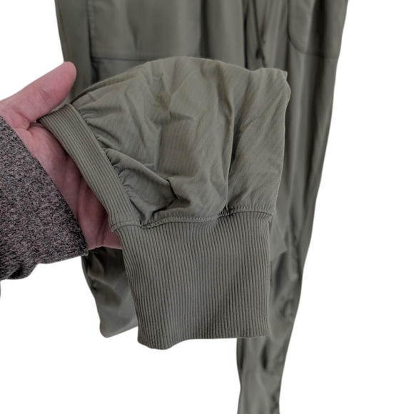 Lululemon Beyond the Studio Jogger Active Yoga Women 10 Athleisure Stretch Green - Picture 9 of 15